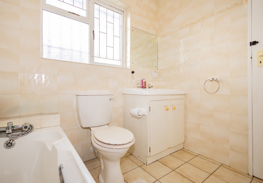 3 Bedroom Property for Sale in Oakdale Western Cape